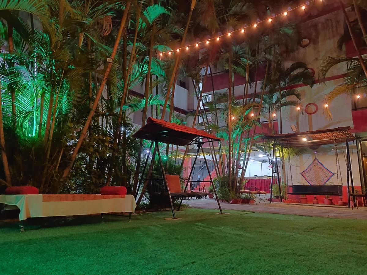 Girivihar Holiday Club - Pure Veg 罗纳瓦拉 外观 照片